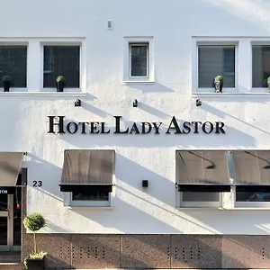 Otel Sir & Lady Astor, Düsseldorf